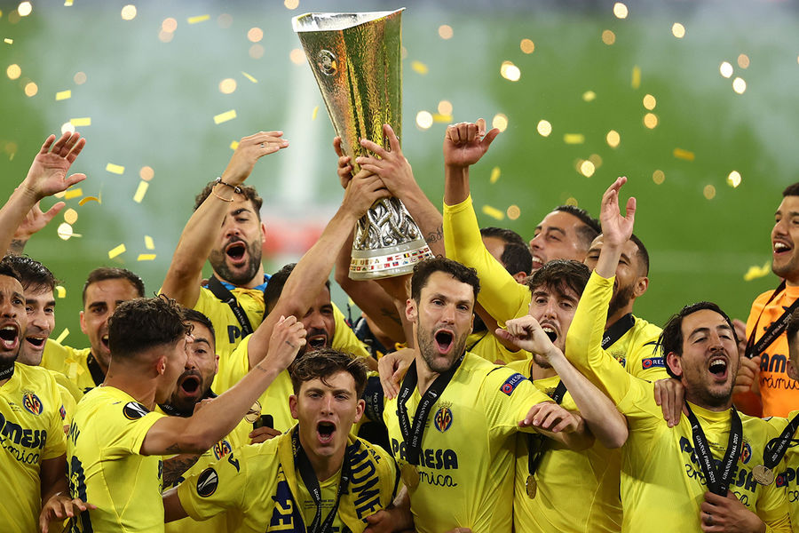 «Вильярреал» празднует победу в финале Лиги Европы УЕФА, 27 мая 2021 года