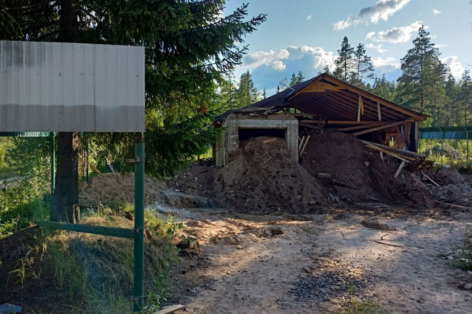 Подземную тюрьму с крематорием под Петербургом засыпали землей - Газета.Ru