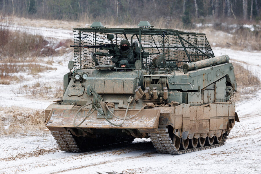 Бронированная ремонтно-эвакуационная машина БРЭМ-80