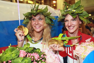 Пятикратные олимпийские чемпионки по синхронному плаванию Светлана Ромашина и Наталья Ищенко