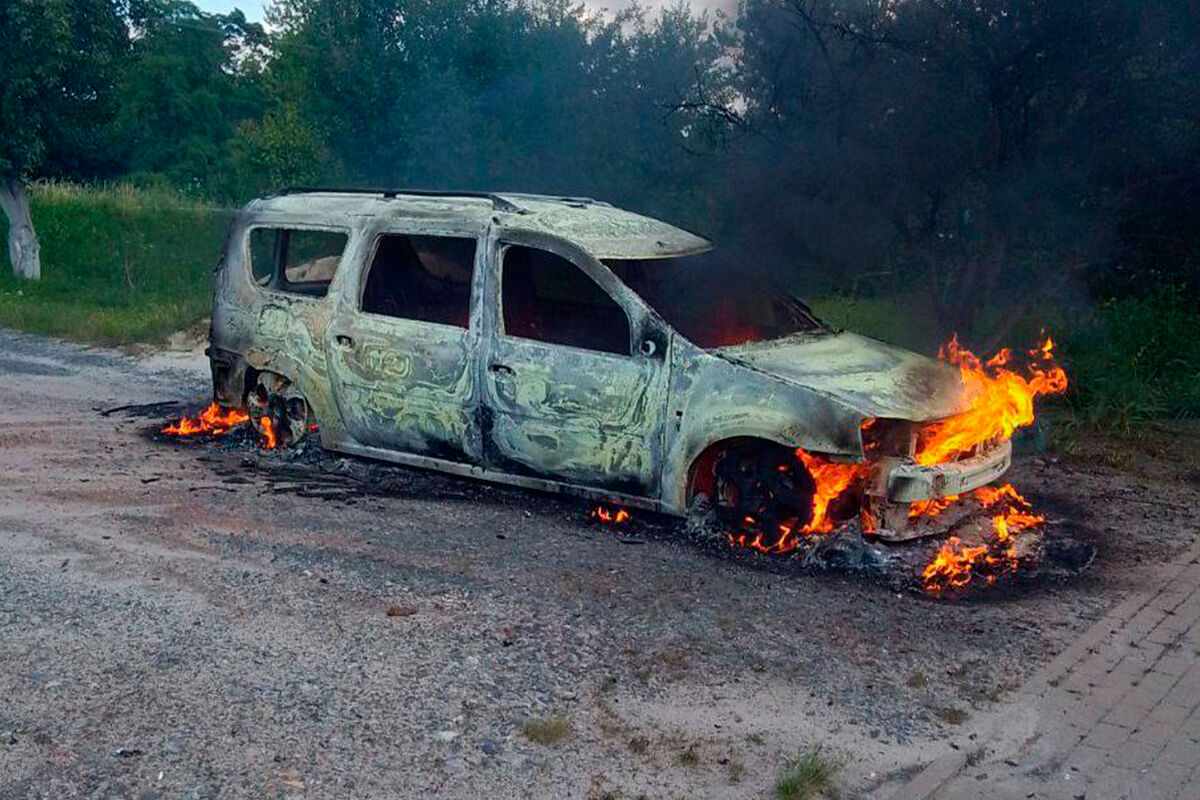 На Украине неизвестные подожгли военные автомобили - Газета.Ru | Новости