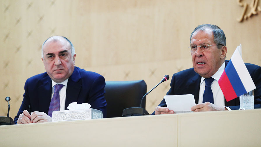 Министр иностранных дел Азербайджана Эльмар Мамедъяров и министр иностранных дел России Сергей Лавров во время пресс-конференции в Баку, 3 декабря 2019 года