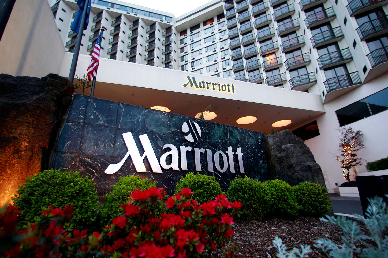 Санкции делают нашу работу невозможной». Marriott уходит из России -  Газета.Ru