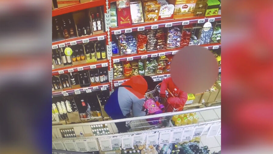 В Красноярске родители заставляли семилетнюю дочь воровать спиртное из магазинов