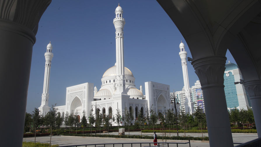 Мечеть имени Рамзана Кадырова в&nbsp;чеченском Шали накануне открытия, 22 августа 2019 года
