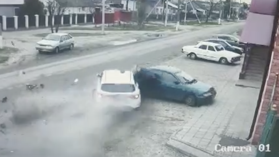 В Урюпинске водитель насмерть сбил пенсионерку, стоящую на парковке