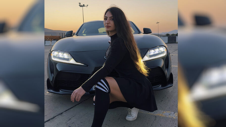 Российская девушка-боец выложила фото в короткой юбке на фоне спорткара