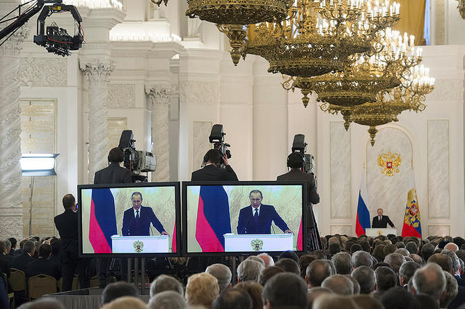 Владимир Путин обращается к Федеральному собранию РФ