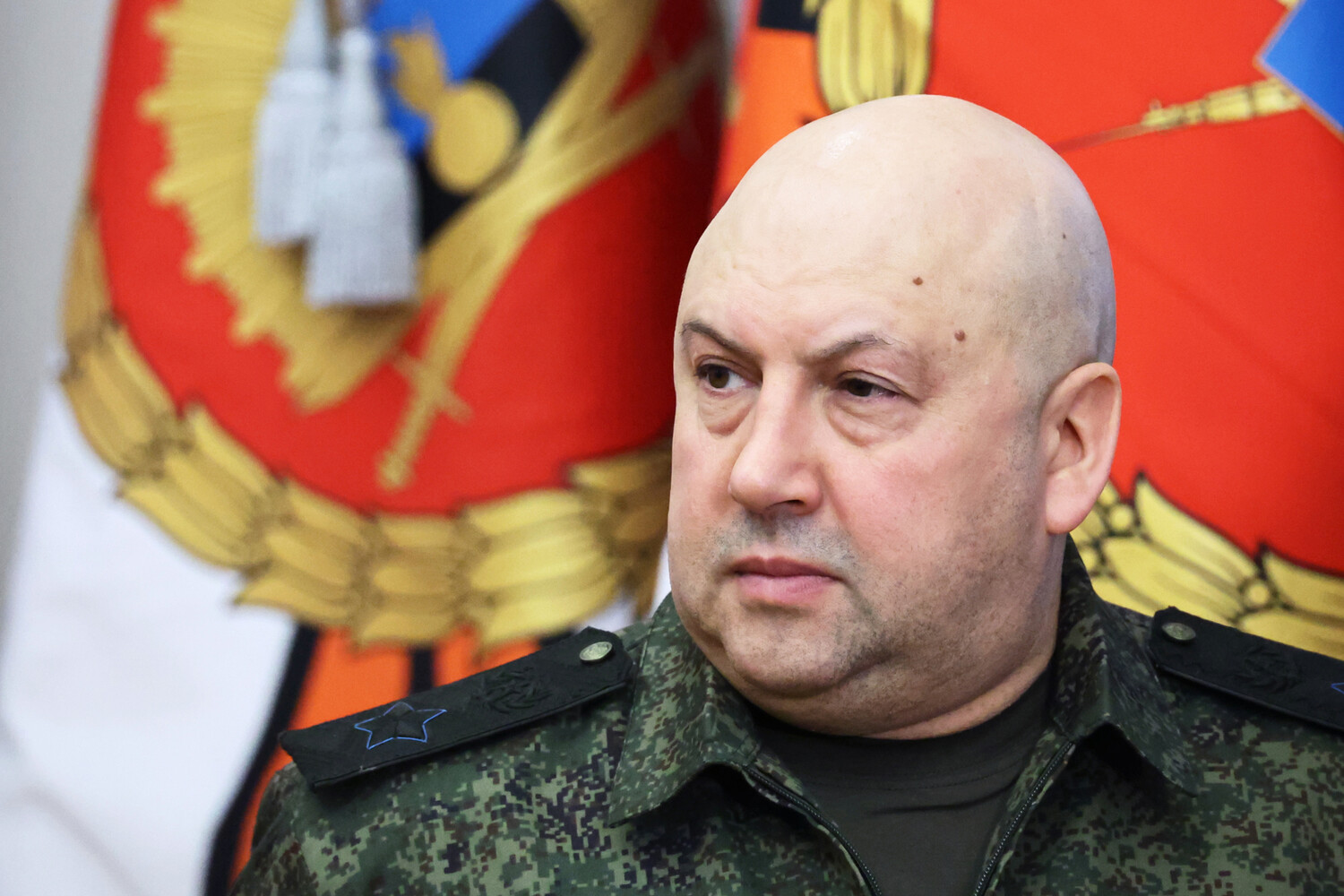 Окружение Суровикина прокомментировало информацию о возвращении генерала в Россию