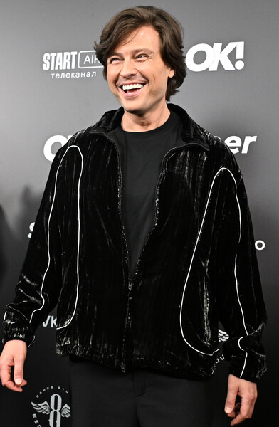 Певец Прохор Шаляпин на музыкальной премии «Жара Media Awards 2025» в концертном зале «Live Арена» в Московской области, 30 октября 2025 года