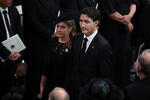 Премьер-министр Канады Джастин Трюдо с супругой на похоронах королевы Елизаветы II, 19 сентября 2022 года
