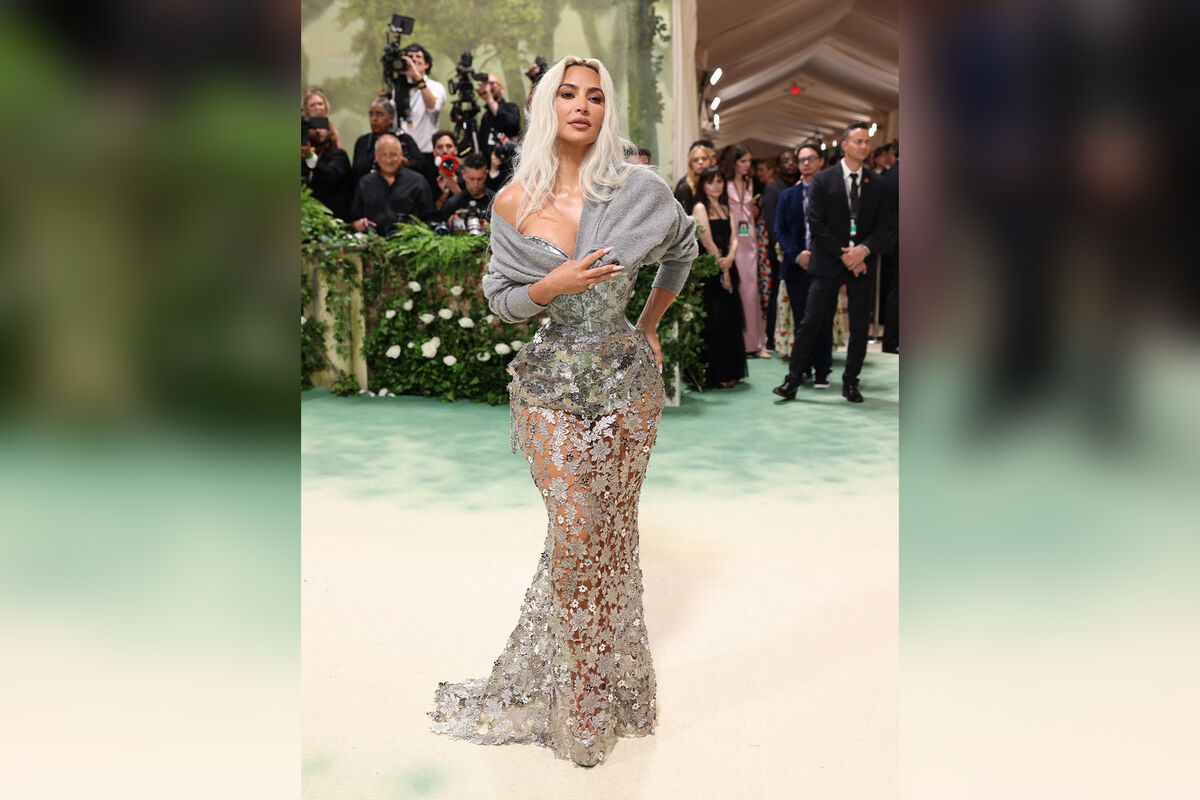 Ким Кардашьян объяснила появление на Met Gala в «свитере с катышками» -  Газета.Ru | Новости