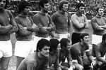 Сборная Италия 1974 года на Олимпийском стадионе в Риме. Фабио Капелло (слева в первом ряду)