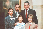 Катя Лычева с мамой и Стар Роу во время встречи с президентом США Рональдом Рейганом, 1986 год