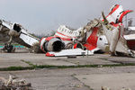 Обломки польского правительственного самолета Ту-154 на охраняемой площадке аэродрома в Смоленске, апрель 2010 года