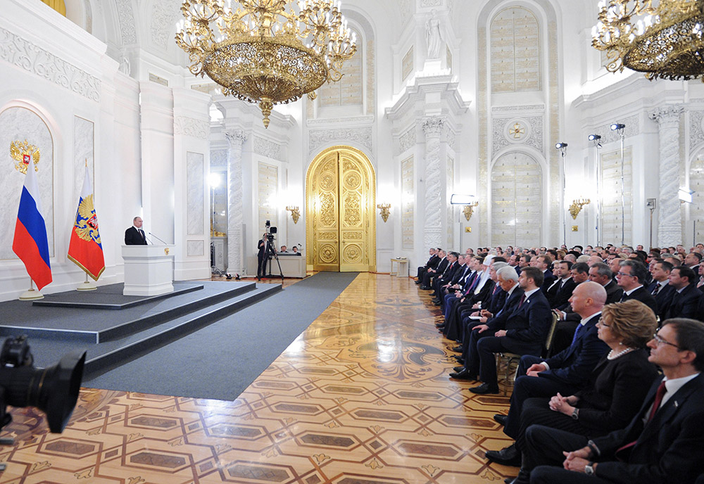 Владимир Путин обращается к Федеральному Собранию РФ