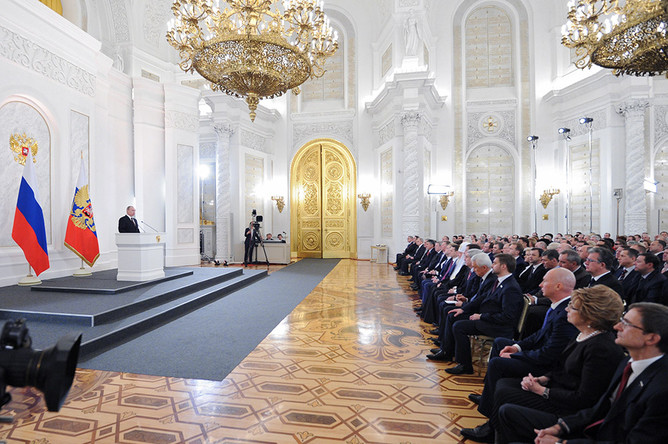 Владимир Путин обращается к Федеральному Собранию РФ