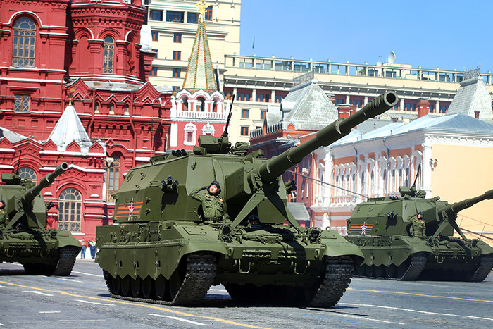 Самоходная артиллерийская установка «Коалиция-СВ» во время генеральной репетиции парада Победы на Красной площади
