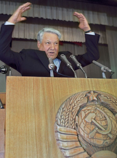 Председатель Верховного Совета РСФСР Борис Ельцин во время выступления на&nbsp;расширенном заседании забастовочных комитетов Кузбасса, 1991&nbsp;год