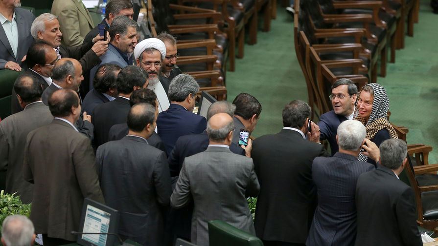 Глава европейской дипломатии Федерика Могерини в парламенте Ирана в Тегеране, 5 августа 2017 года