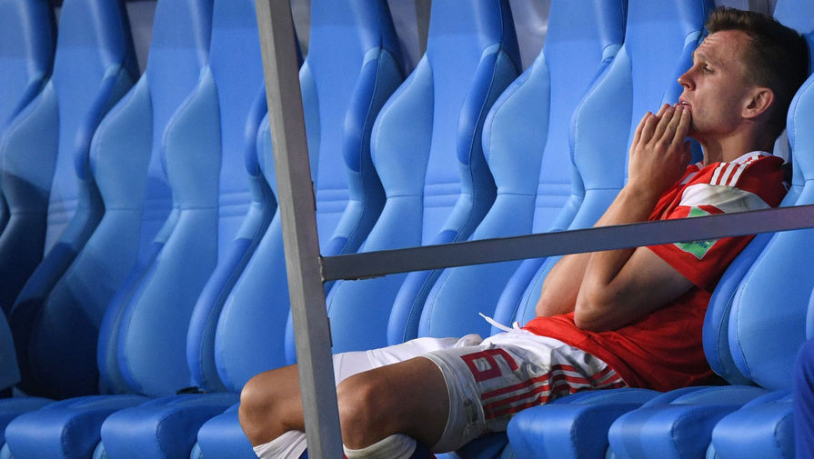 Денис Черышев после поражения в матче 1/4 финала чемпионата мира по футболу между сборными России и Хорватии, 2018 год