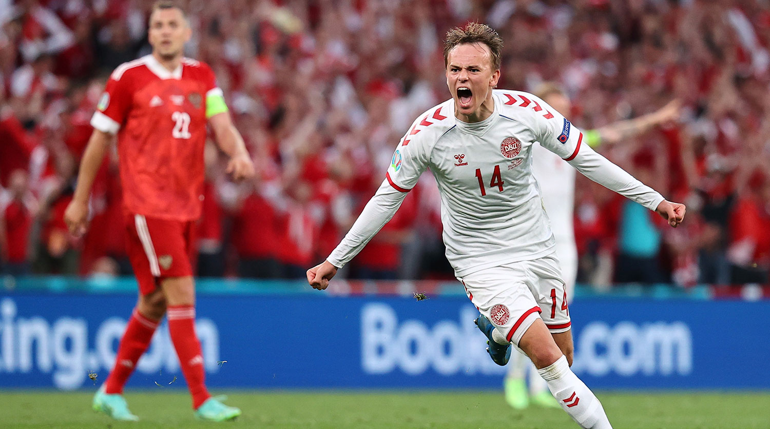Дания поразила ворота сборной России первым ударом в створ ...