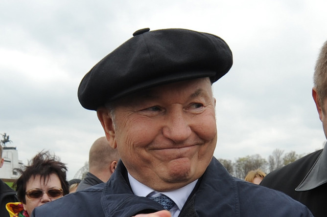 2010 год. Мэр столицы Юрий Лужков на церемонии открытия фонтанов на Поклонной горе