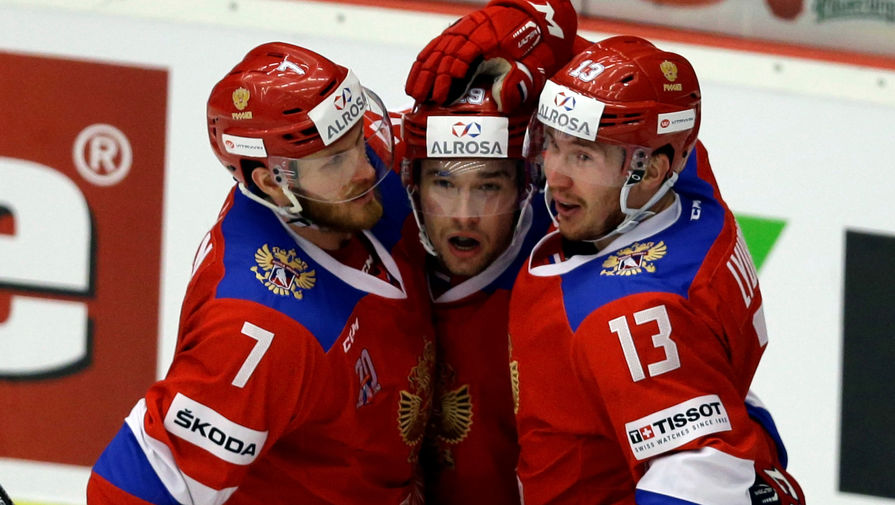 Сборная России по&nbsp;хоккею празднует забитую шайбу в&nbsp;своем завершающем матче на&nbsp;Евротуре