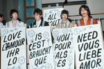 Участники The Beatles Пол Маккартни, Джон Леннон, Ринго Старр и Джордж Харрисон во время презентации песни «All You Need Is Love», 1967 год