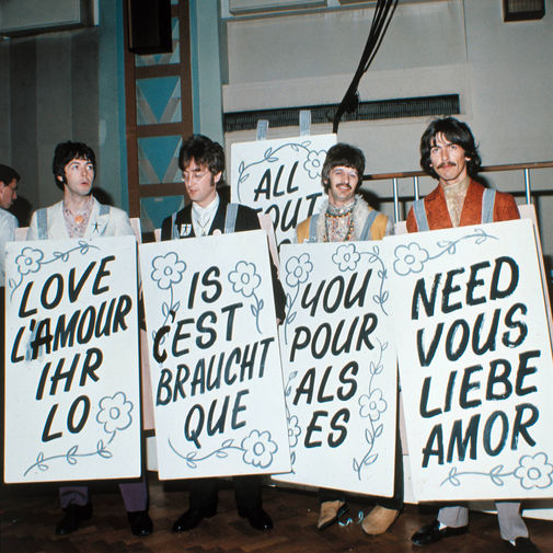 Участники The Beatles Пол Маккартни, Джон Леннон, Ринго Старр и Джордж Харрисон во время презентации песни &laquo;All You Need Is Love&raquo;, 1967 год