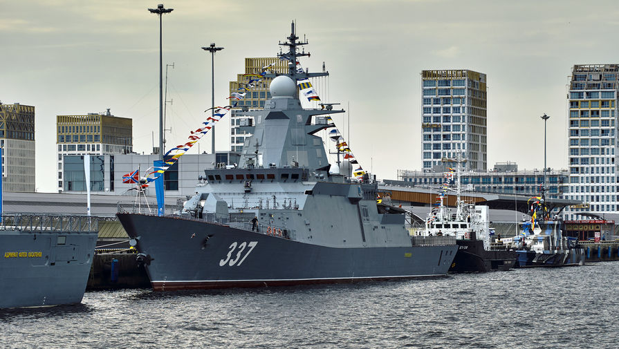 Российский Калибр корвета Гремящий уничтожил судно-мишень на учениях в Охотском море