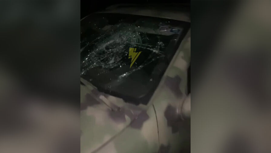 В Киеве неизвестные разбили машину военного