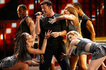 Рики Мартин выступает на церемонии вручения Latin Grammy Awards