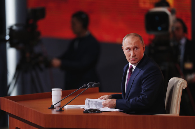 Президент России Владимир Путин во время ежегодной пресс-конференции в Москве, 14 декабря 2017 года