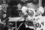 Вместе с «Эдмонтон Ойлерз» Гретцки в течении шести лет набирал больше 100 очков в регулярном сезоне и четырежды брал Кубок Стэнли — в 1984, 1985, 1987 и 1988 годах. На фото Гретцки во время матча против команды СССР на Кубке Канады в 1987 году