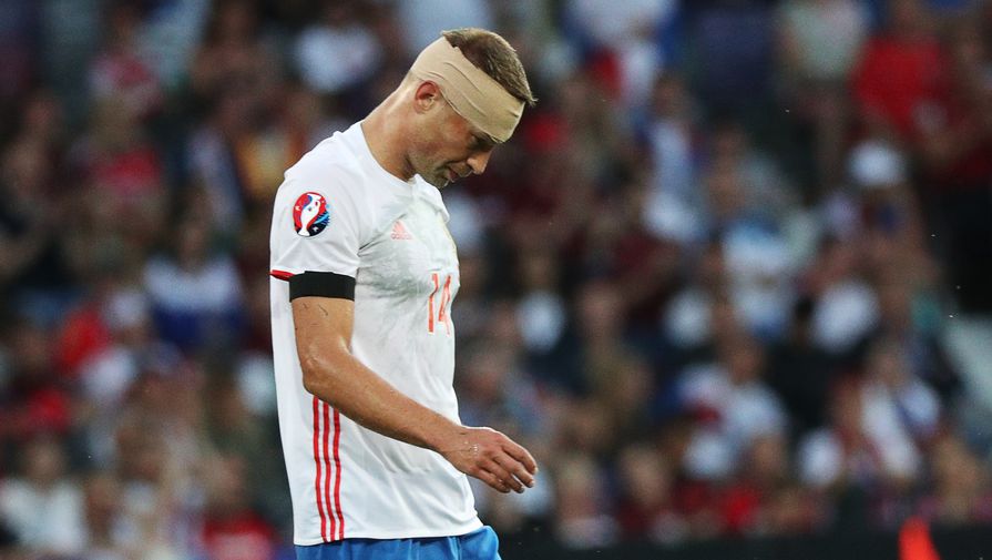 На последнем чемпионате Европы Василий Березуцкий играл против Уэльса даже с разбитой головой