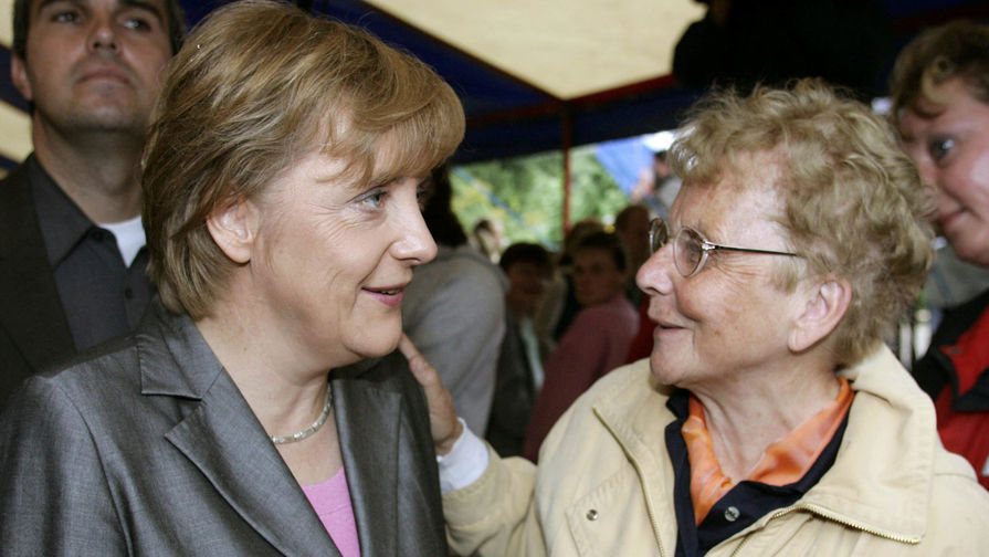 Ангела Меркель с&nbsp;матерью, 2005 год