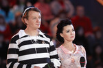 Ведущие шоу «Ледниковый период 2008» Марат Башаров и Анастасия Заворотнюк