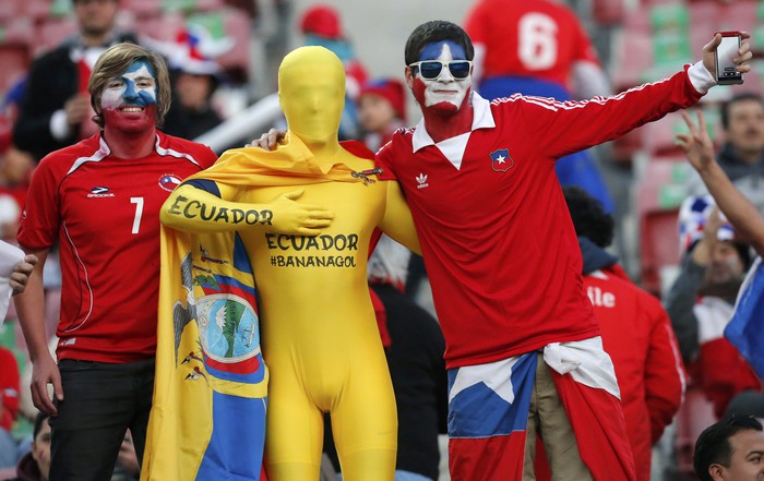 Болельщики Чили и Эквадора