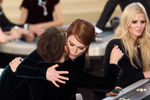 Джулианна Мур и Кристен Стюарт на показе Chanel на Неделе высокой моды в Париже