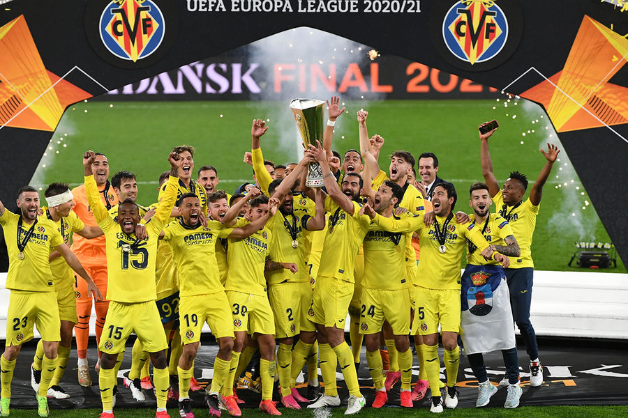 &laquo;Вильярреал&raquo; празднует победу в&nbsp;финале Лиги Европы УЕФА, 26 мая 2021 года
