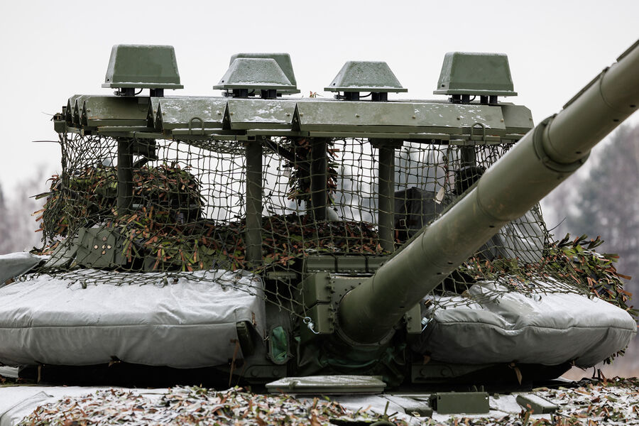 Танк Т-72Б3А с&nbsp;ножевым противоминным тралом