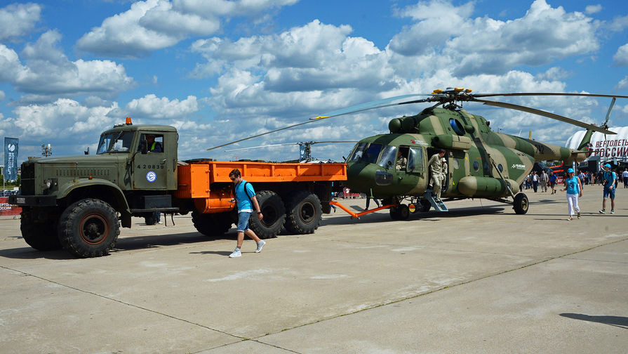 Вертолет Ми-17В-5 на авиасалоне МАКС в подмосковном Жуковском, июль 2017 года