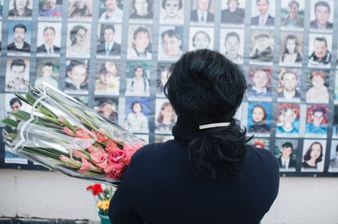 Памятные мероприятия около Театрального центра на Дубровке, 26 октября 2017 года