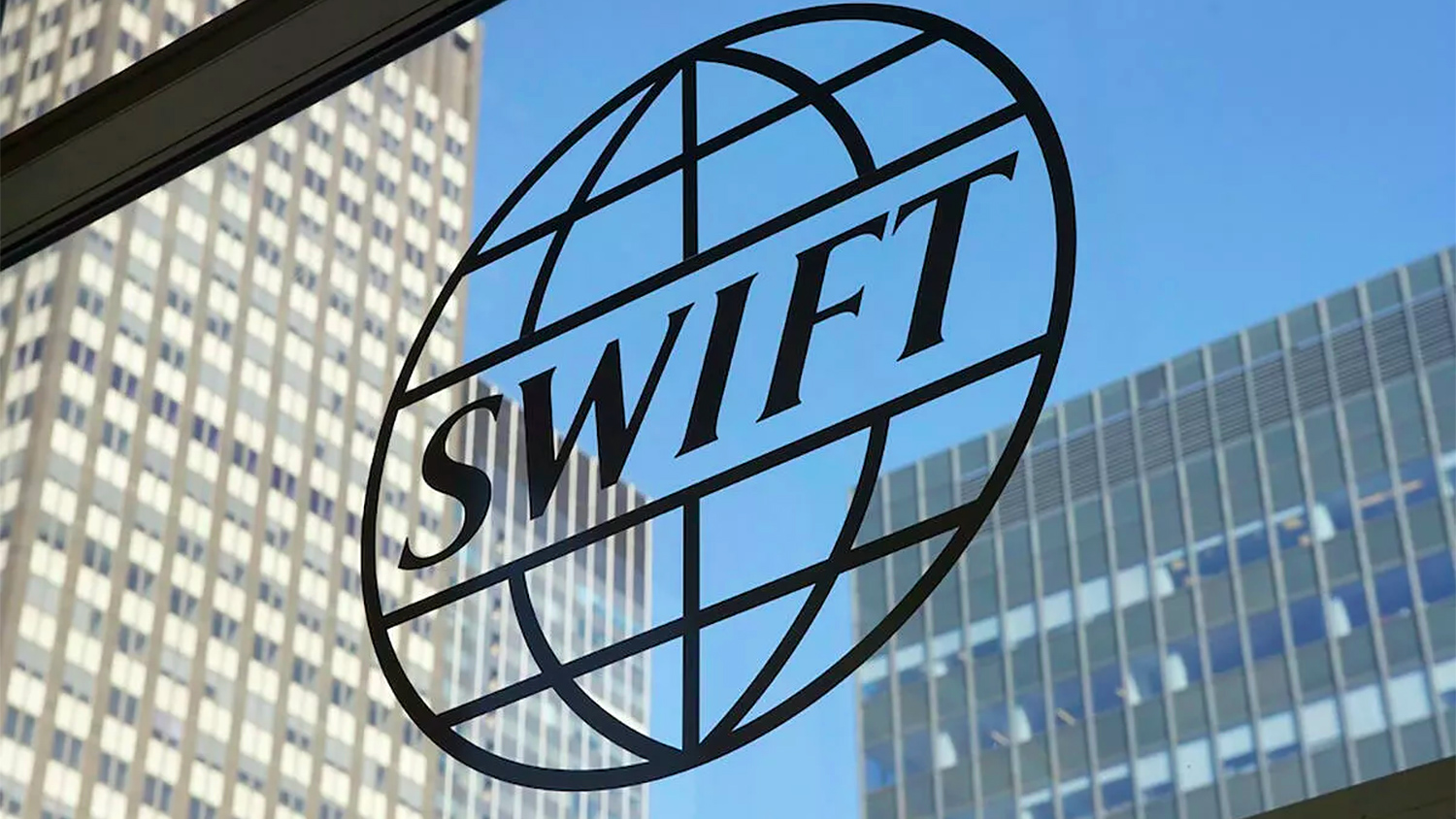 В Белом Доме рассказали, какие банки не попадут под отключение России от SWIFT