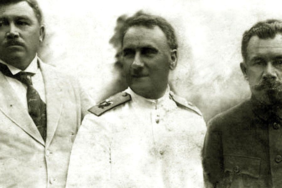 Министр иностранных дел Н. Д. Меркулов, адмирал Г. К. Старк, председатель С. Д. Меркулов, 1922 год