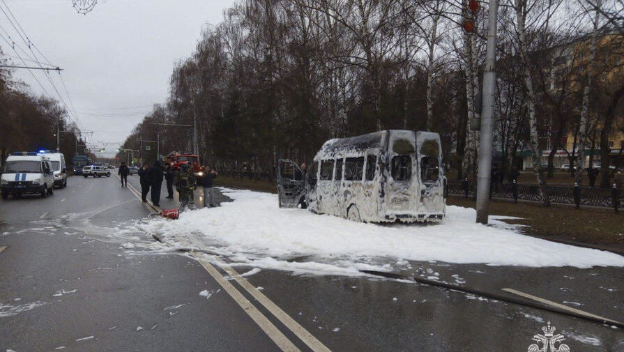 В Башкирии на ходу загорелась маршрутка с пассажирами