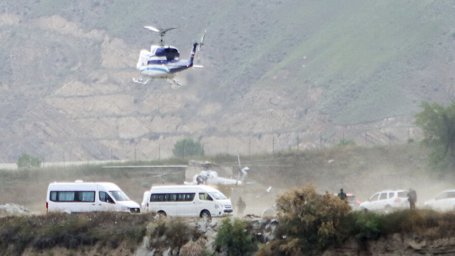 Появилось первое фото с места крушения вертолета Раиси