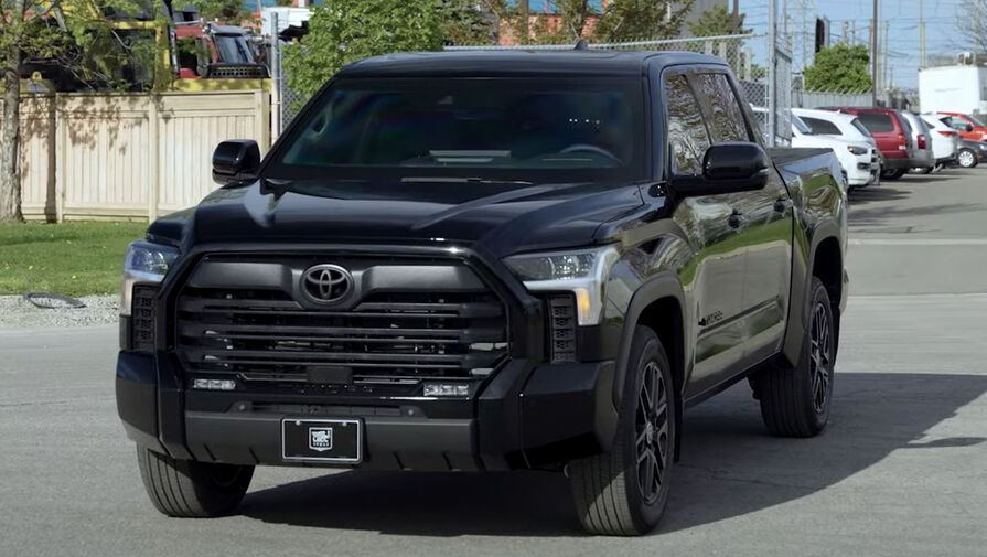 Канадцы превратили пикап Toyota Tundra в незаметный броневик