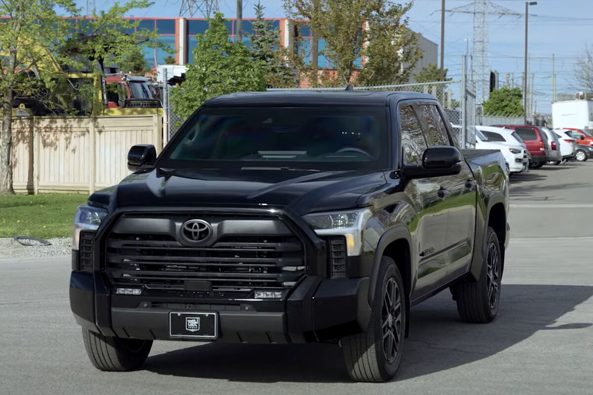 Канадцы превратили пикап Toyota Tundra в незаметный броневик - Газета.Ru |  Новости